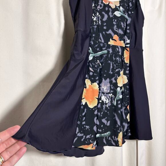 La Isla One Piece Built-In‎ Bra Swimsuit Deep Purple Floral Flowy Size 14 - Picture 8 of 12